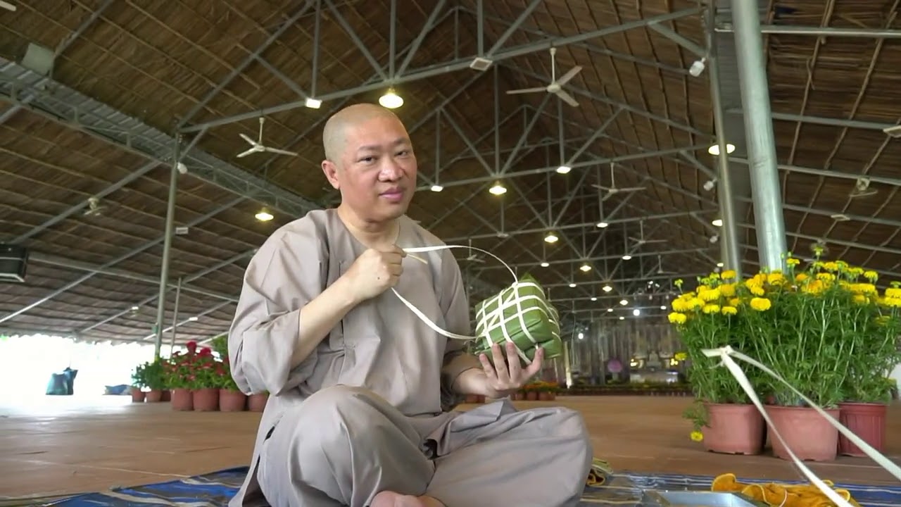 Ghi nhanh: VIỆN CHUYÊN TU GÓI BÁNH TẾT-  TT. THÍCH THIỆN THUẬN